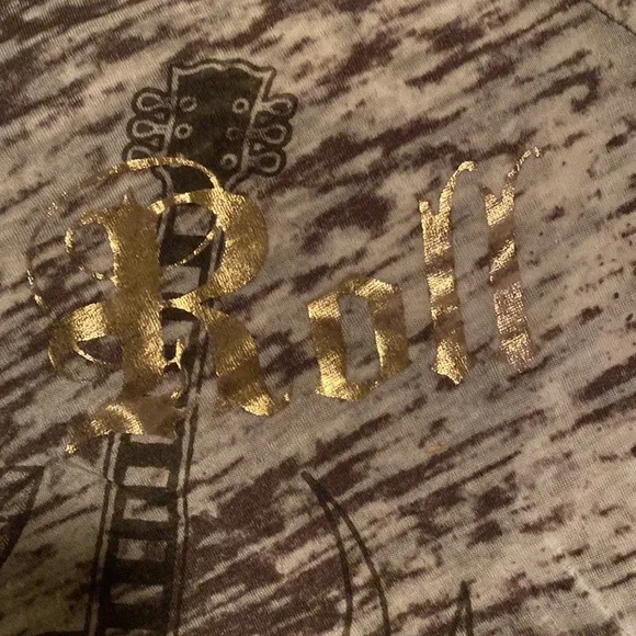 Rock n out fun top! - Picture 3 of 6